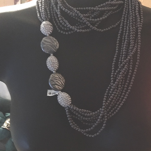 Joan Boyce Necklace - Picture 4 of 11